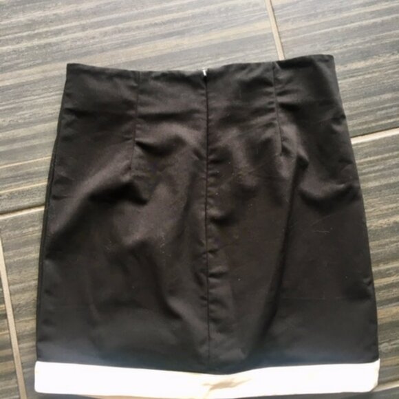 Bardot (Australian) fitted black/white mini skirt with asymetrical hem size 6 - Picture 11 of 13